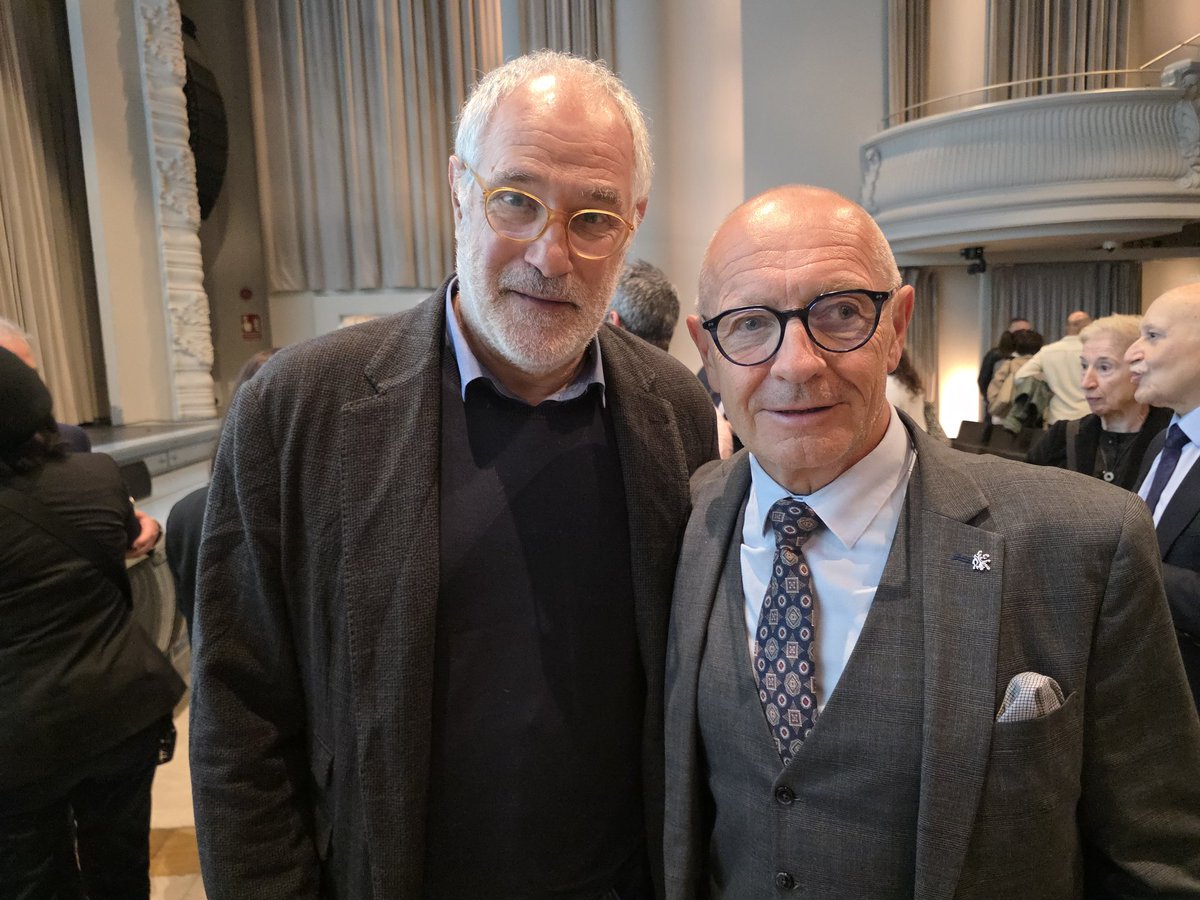 LiborSecka's tweet image. Za účasti šéfa baskické vlády @Imanol_Pradales, představitelů místních politických a byznysových kruhů měl včera v #Bilbao premiéru film #Popel, který vznikl za podpory @CzechTV a @CzechEmbMadrid. Vypraví m.j. silný příběh tichého hrdinství Františka Suchého. 
12.11. v #Madrid.