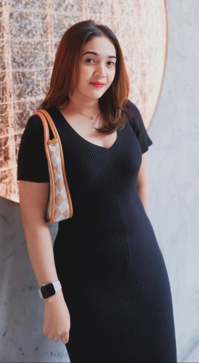 Alexsayid2104's tweet image. Dm yg mau bacolin dia, body nya enak bgt diewe🤤