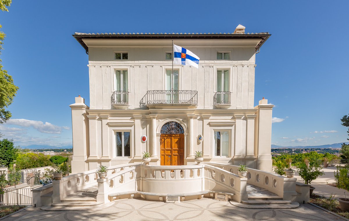 Affacciata su Roma, Villa Lante al Gianicolo è una delle più belle ville romane del Cinquecento. Dopo importanti lavori di restauro, è ora di nuovo visitabile.

Info: 👉turismoroma.it/it/luoghi/vill…
📸IRF/Flaminia Lera, 2025.
#VisitRome