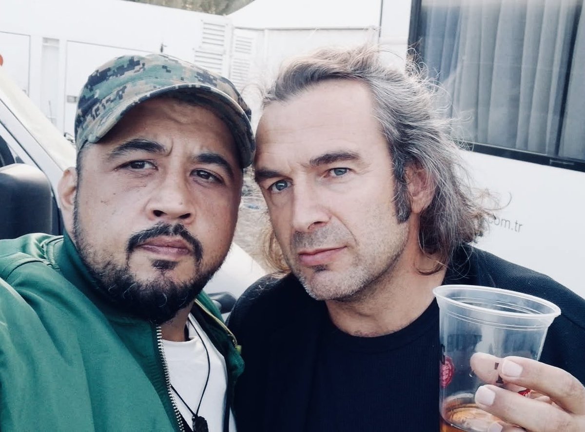 Bambaşkaydın İrfan abi…. Bir sene 100 yıl gibi geldi…. Sonsuza dek şarkılarını maverada söylemek umuduyla… Sonsuzlukta buluşmak dileğiyle… #irfanalış #peyk