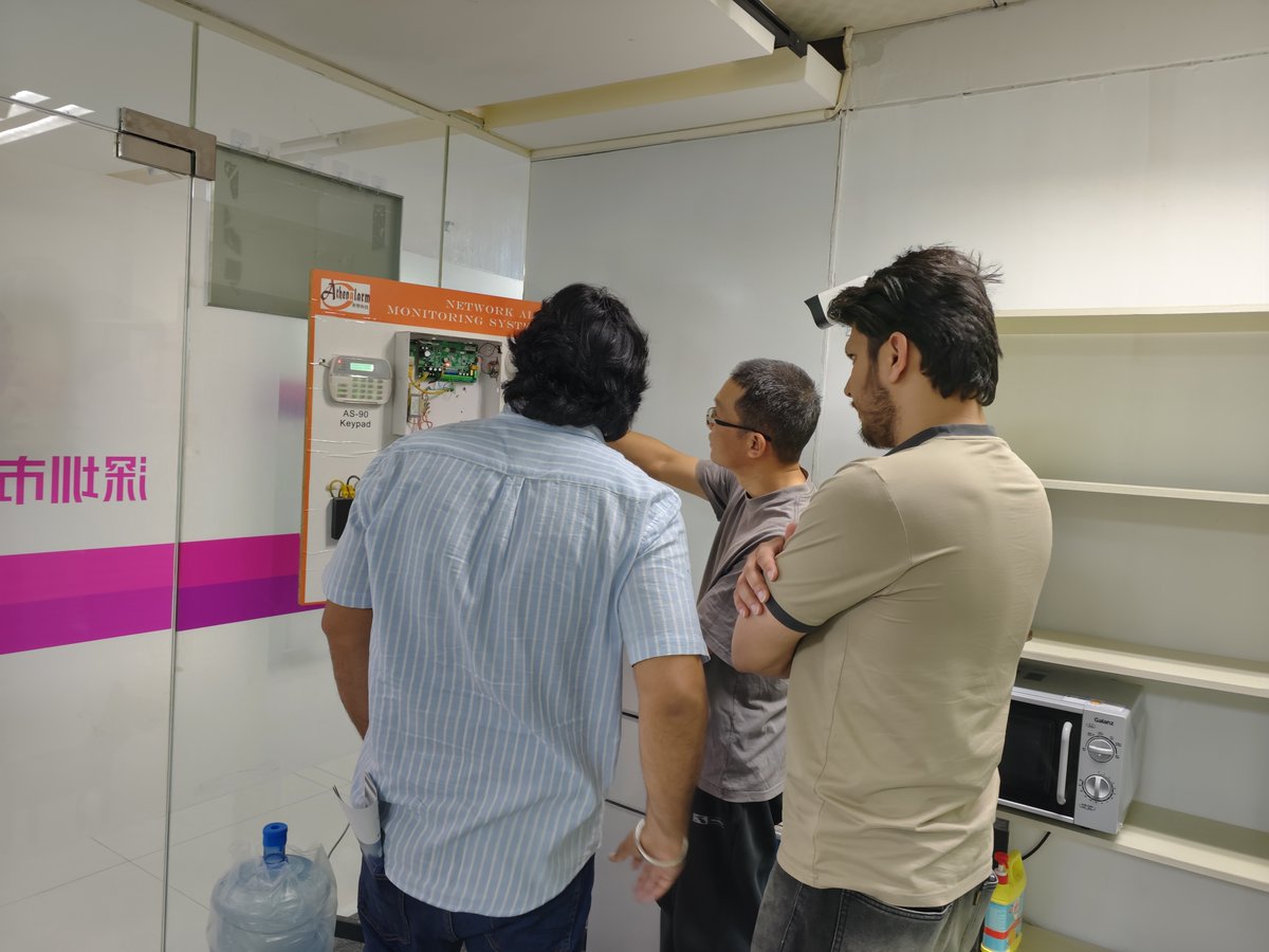 Athenalarm's tweet image. Welcomed clients from New Delhi for an on-site visit!
They gave our Network Alarm Monitoring System a thumbs-up 👍, highlighting zone flexibility, wired/wireless compatibility, and video verification.
athenalarm.com
#SecuritySystem #AlarmMonitoring #NetworkAlarm #B2B