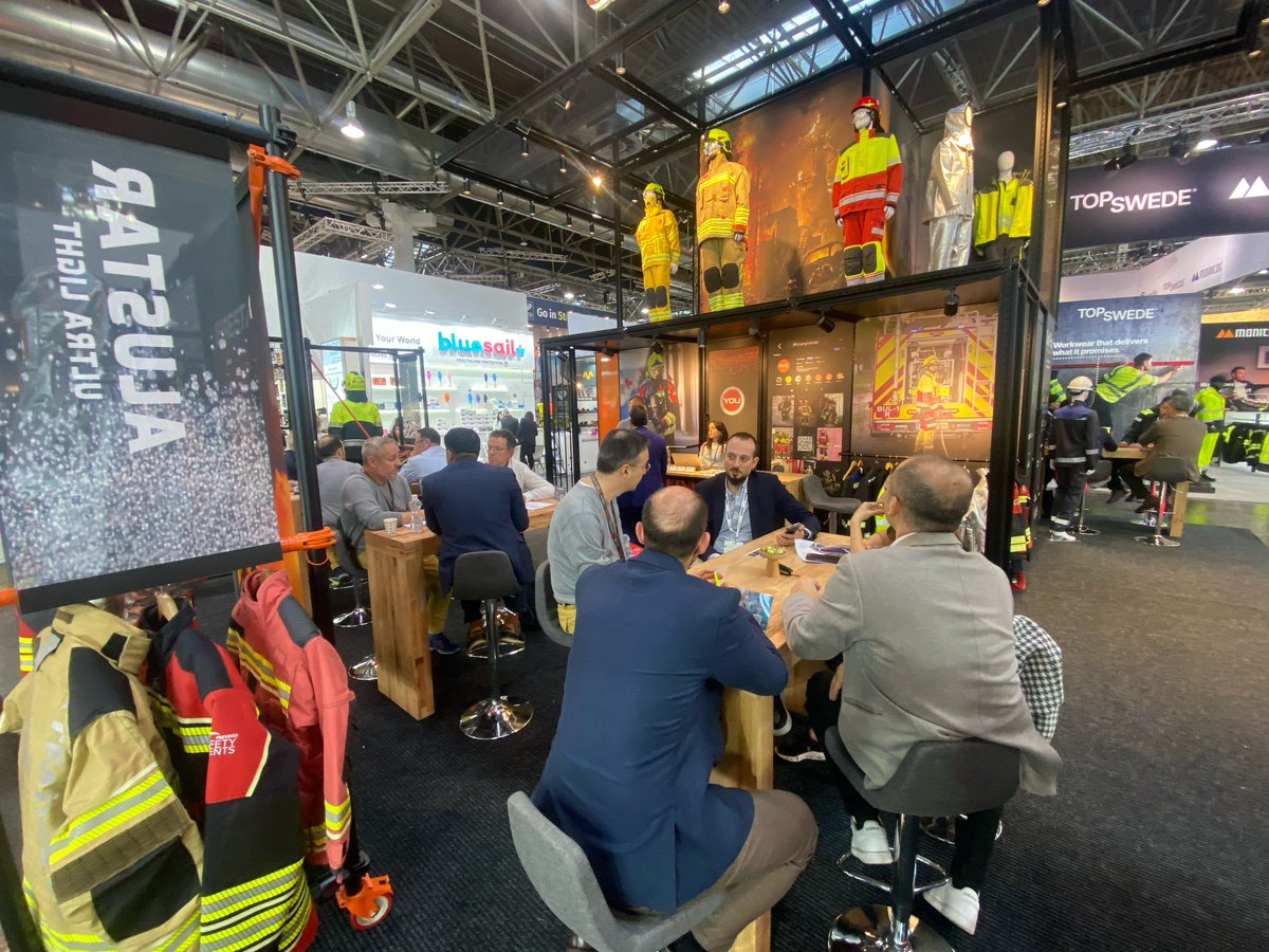 kivancgroup's tweet image. A+A tüm hızıyla devam ediyor! ⚡️
Dünyanın dört bir yanından gelen dostlarımızla yeniden buluşmak harika! 🤩
Sizi Salon 11, Stand D45’teki standımıza bekliyoruz.

#ProtectionYouDeserve #Düsseldorf #aplusa #HakEttiğinizKoruma #aplusa2025