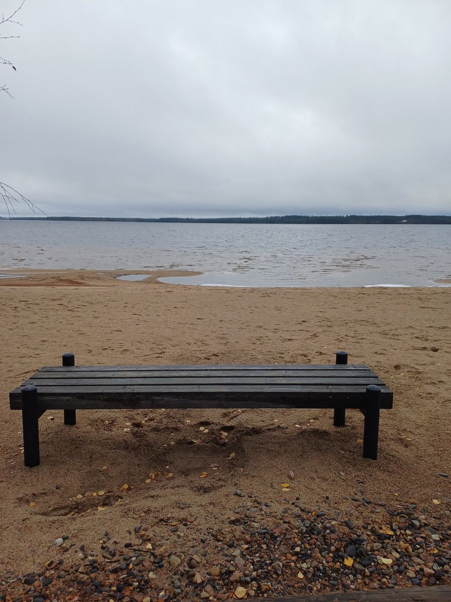 Istutaanko hetkeksi tähän hengähtämään. Ihan vaan ollaan.