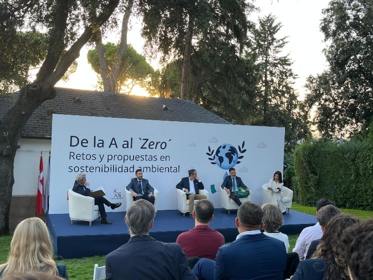 puntosigre's tweet image. 🗣️ Recientemente hemos participado en foros clave de #sostenibilidad y #EconomíaCircular:

✅ Mesa redonda “De la A al ‘Zero’”: presentación de la Enciclopedia sobre retos y propuestas de sostenibilidad ambiental en el sector

✅ III #ForoRAP: análisis del nuevo ciclo político…