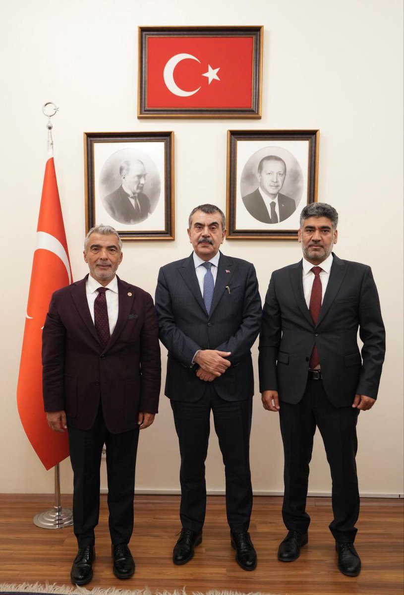 AK Parti Iğdır Milletvekilimiz Sayın Cantürk Alagöz ile birlikte Millî Eğitim Bakanımız Sayın Yusuf Tekin’i ziyaret ettik.
Eğitim alanında ilimizde yürütülen çalışmalar ve planlanan projeler üzerine verimli bir görüşme gerçekleştirdik.
Misafirperverlikleri ve ilgilerinden dolayı