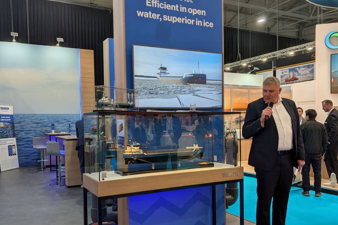 Damen unveils Combi Freighter ICE at Europort dlvr.it/TP4nWn #Arcticshipping #Maritimeevents