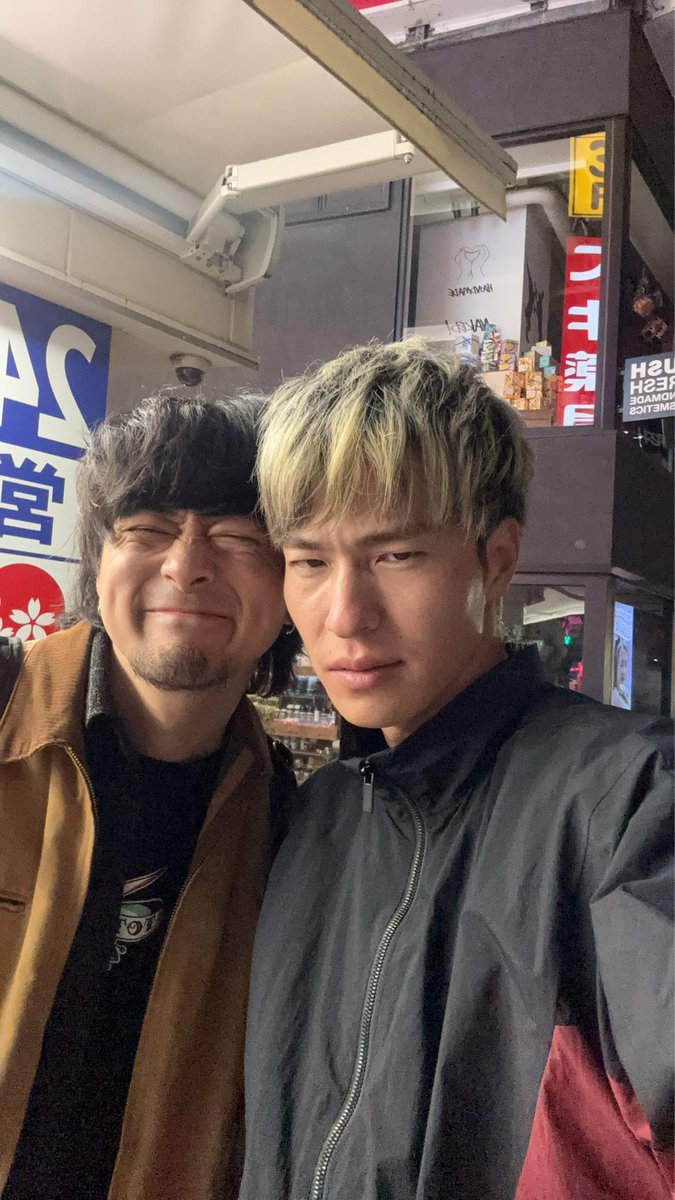 4連戦3日目。
本日渋谷CRAWL、

常にスイッチ入りっぱなしでアドレナリンどばどば

ほんで今日のセットリストはかなりキレッキレ
ワクワクが止まらんぜ

今日もよろしくな、MidLineと文明廻花

写真は前半2日間の思い出(˙𐃷˙)