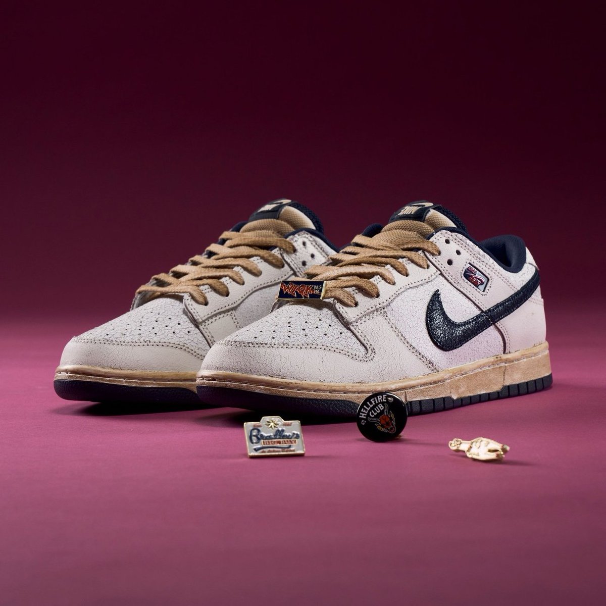 2025年 11/6 発売予定】 Stranger Things × NIKE DUNK LOW 