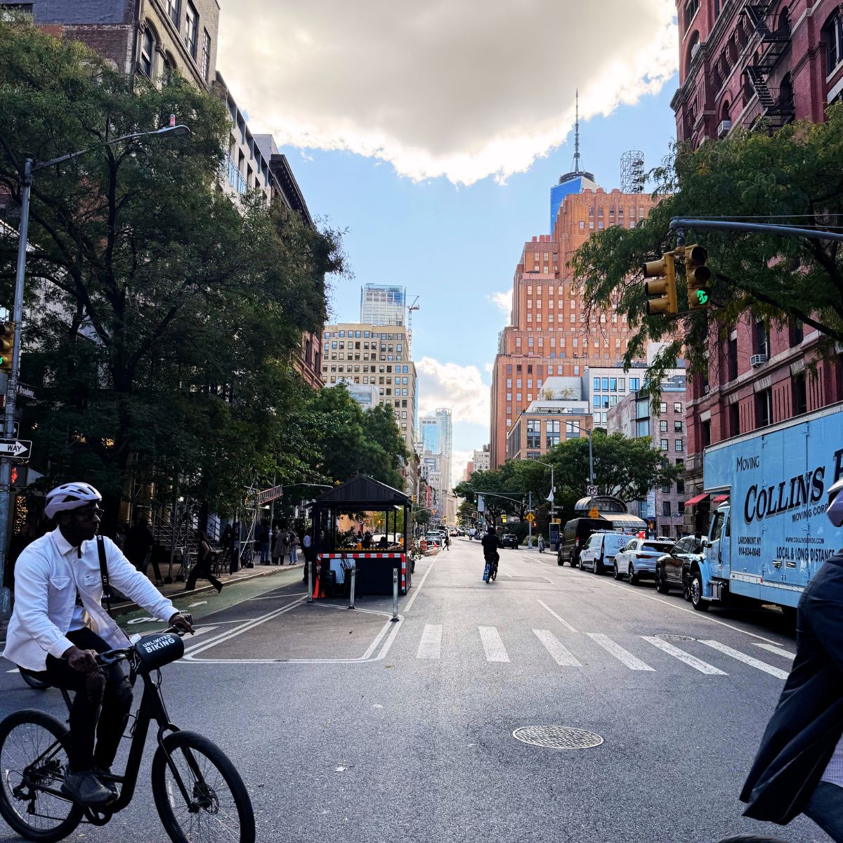 AmpcusForensics's tweet image. In the absence of communication, assumptions rule. &amp;amp; when it comes to managing claims, your phone is your best friend. 

At the recent LEA 2025 #YoungInsurance Professionals Day at @StJohnsU , one of the biggest takeaways was how collaborative communication diffuses tension.