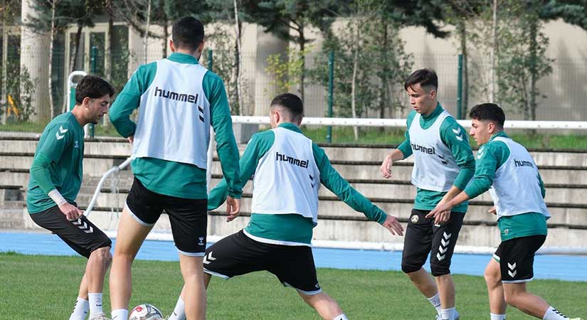 Yeşil-beyazlılarda moraller yüksek, hazırlıklar sürüyor 
.
giresunsporgazete.com/yesil-beyazlil… 
.
#giresunspor #giresunsporfk #3lig #tff #futbol #spor #maç #taraftar #gol #yeşilbeyaz #giresunsporhentbol #emineltuğral