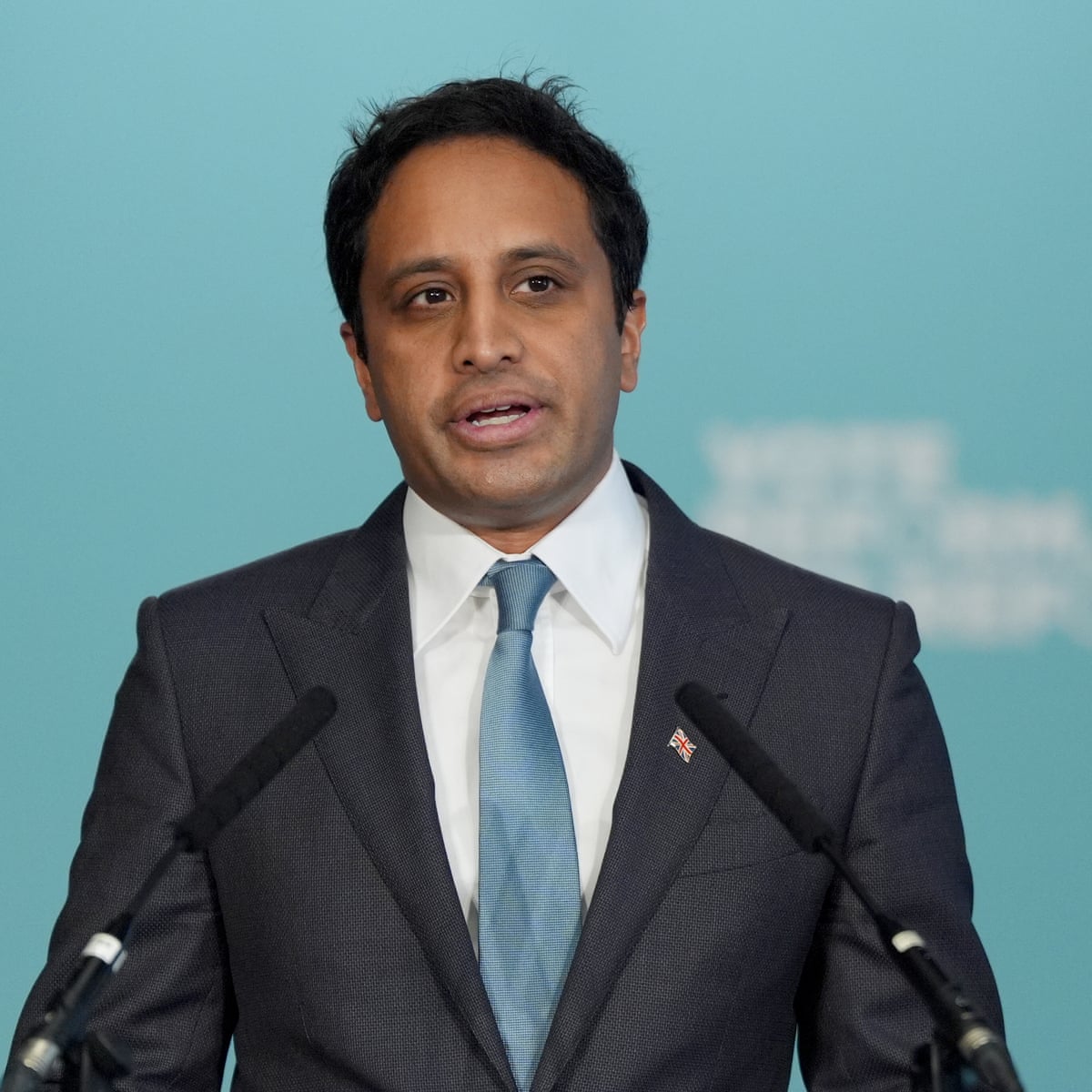 SURPRISE SURPRISE 
READ all about it, Zia Yusuf  and his past life of Cruel  and ruthless  treatment  of employees 
 Watch him turn the THUMB SCREWS on our  vunerable  population  
He is the UNELECTED DOMINIC CUMMINGS that Nigel Farage  cant do without 
 A BULLYING MEGALOMANIAC