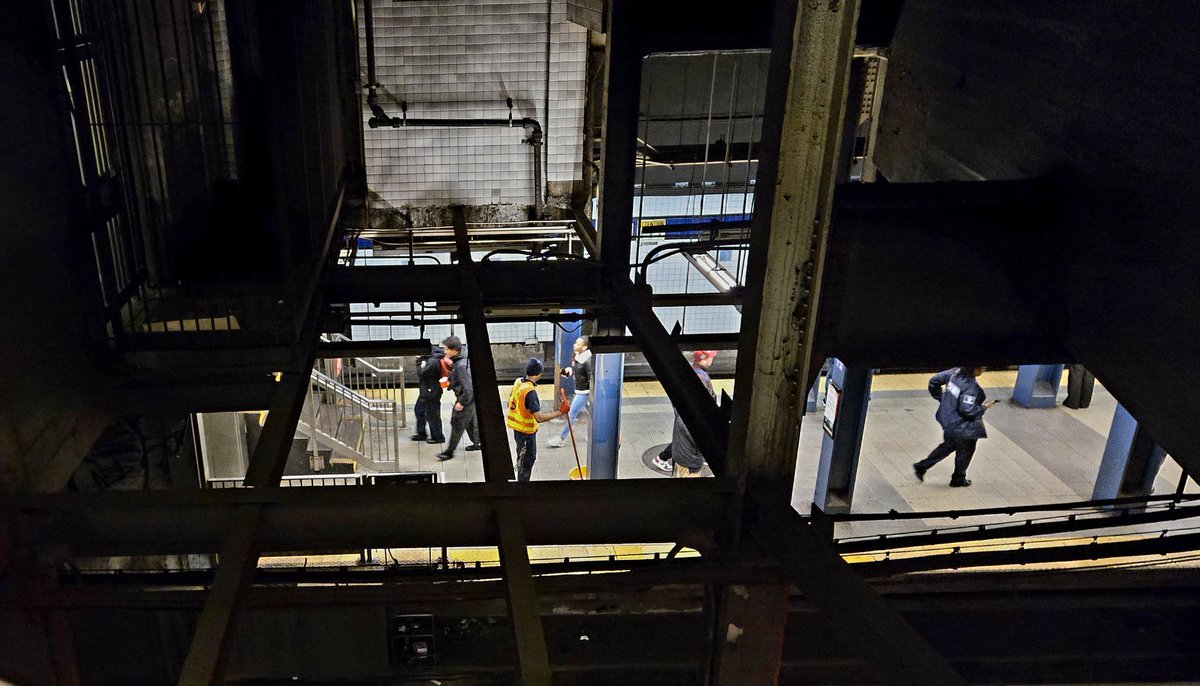 Life. Seen fron the shadows.

#WeekSforShadows 
#AlphabetChallenge