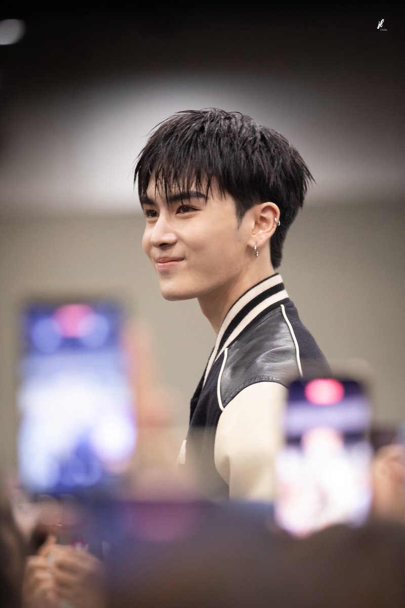 Jetaime_xx4's tweet image. เจ้าของวันเกิดหล่อมากกกกกกกกก

FREEZING 22ND SANTA

#Santa22Degrees