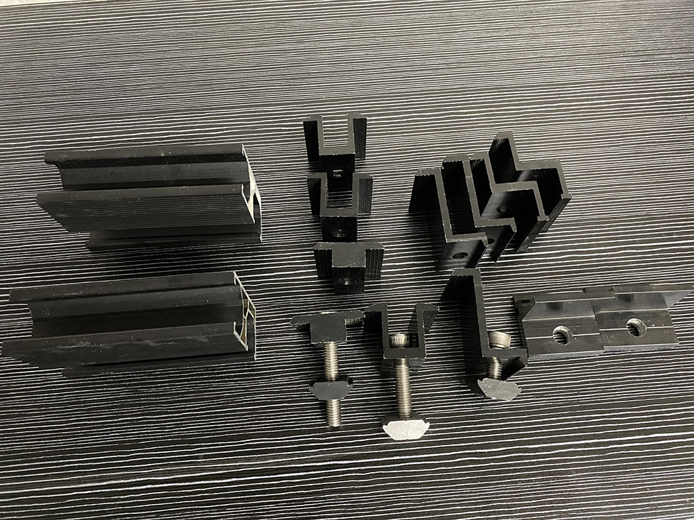 alumsolar's tweet image. In response to extensive market demand in Brazil, ALUMSOLAR now comprehensively launches the professionally black anodized #SolarMountingSystem. 
Visit our official website 🔗 alumsolar.com to learn more about it