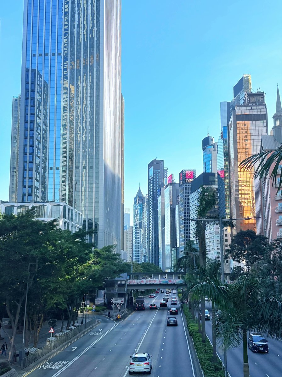 pharos_network's tweet photo. Pharos IRL @🇭🇰HK #HongKongFintechWeek

What a city! TradFi. Crypto. Innovation and capital, all in one

If Hong Kong is the pulse, Pharos is the flow in motion 🟦✨ https://t.co/BLZSlfnY2T