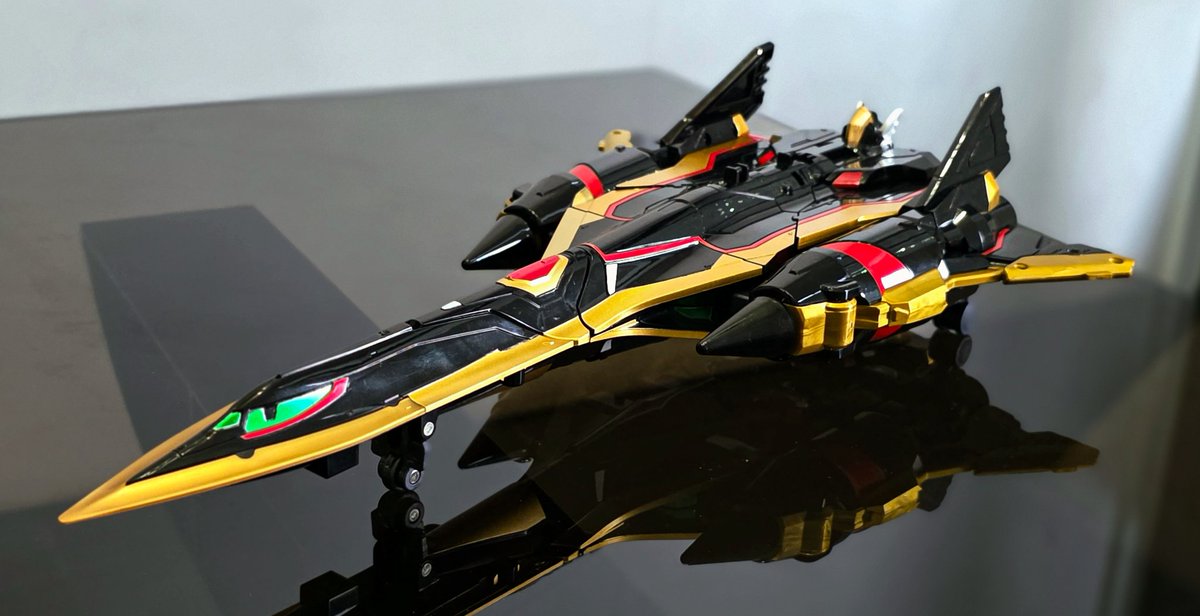 toydevelop_samg's tweet image. [메탈카드봇W] 나이트그리폰 테스트 샘플 공개!
새로운 비행타입 메탈카드봇! 상상의 동물 그리폰이 모티브가 되며 날렵한 외형이 특징.
웨폰카드 &apos;스톰러너&apos;와 &apos;스톰슬래셔&apos;를 장착하여 파워 업!
#메탈카드봇W #メタルカードボットW #MetalCardBotW #나이트그리폰 #ナイトグリフォン #NightGryphon