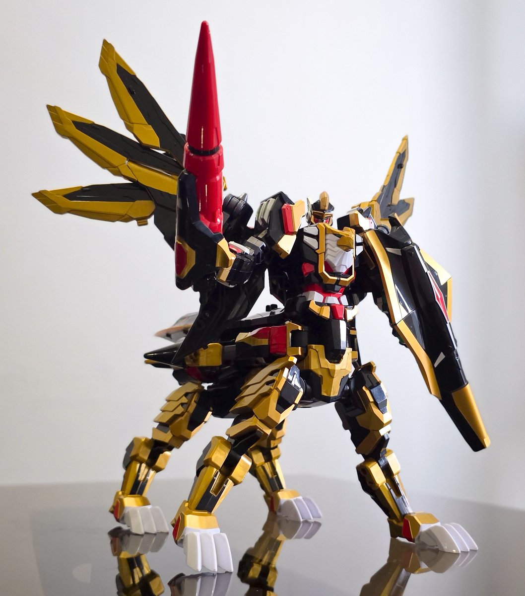 toydevelop_samg's tweet image. [메탈카드봇W] 나이트그리폰 테스트 샘플 공개!
새로운 비행타입 메탈카드봇! 상상의 동물 그리폰이 모티브가 되며 날렵한 외형이 특징.
웨폰카드 &apos;스톰러너&apos;와 &apos;스톰슬래셔&apos;를 장착하여 파워 업!
#메탈카드봇W #メタルカードボットW #MetalCardBotW #나이트그리폰 #ナイトグリフォン #NightGryphon