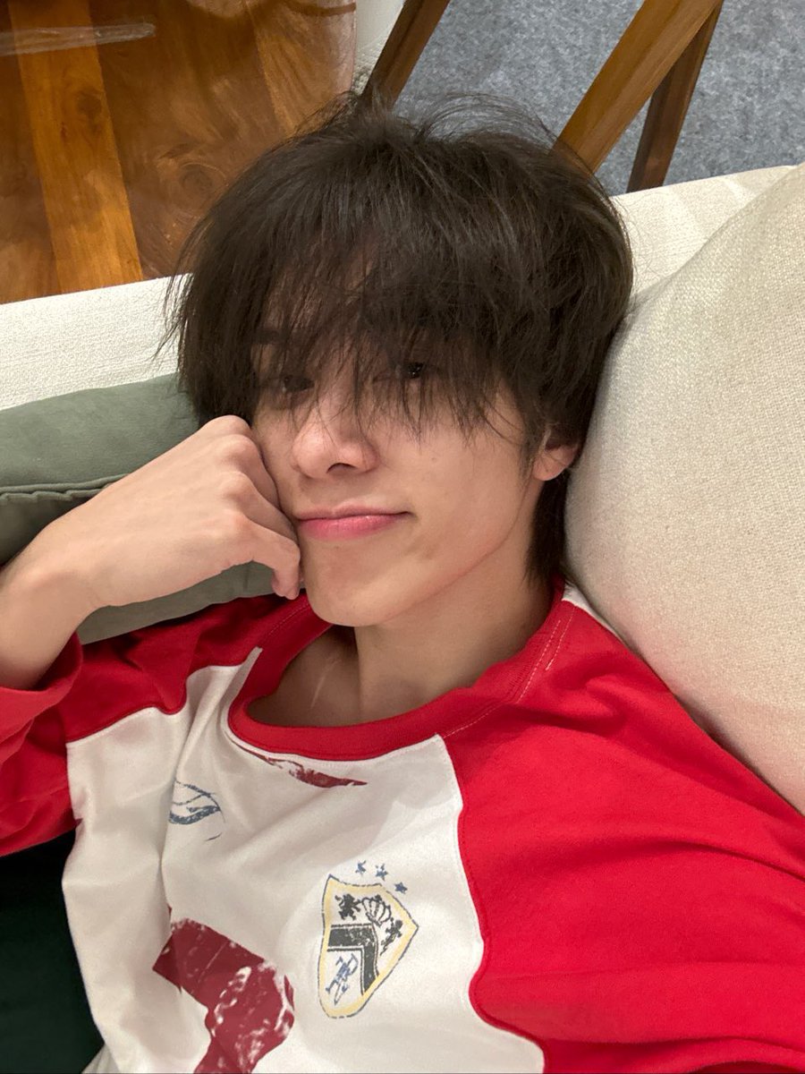 for hendery tweet media