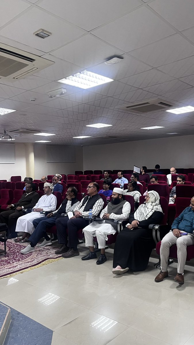 UoNcemis's tweet photo. نُفِّذت اليوم جلسة بعنوان الاستعداد لـ ISA 2 ومتطلبات اعتماد البرامج، قدّمتها مديرة إدارة الجودة بالجامعة أ. شمسة الحوقاني. حضرها أعضاء الهيئة الأكاديمية والإدارية ضمن جهود تعزيز ثقافة الجودة والتميز المؤسسي.
#CEMIS #UoN #جودة_التعليم https://t.co/4v26fUtkdZ