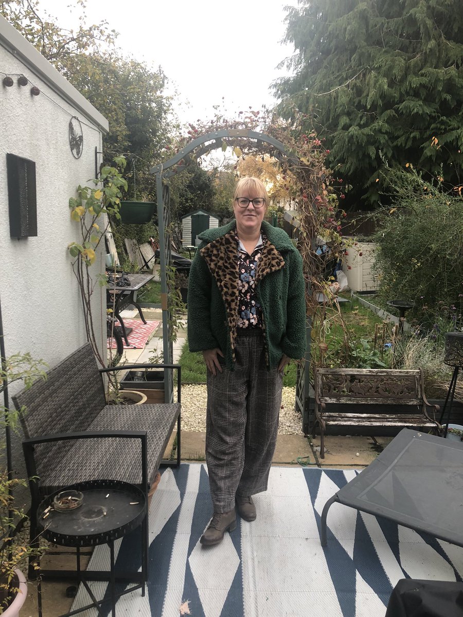 Laura Jayne tweet media