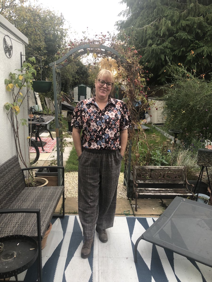 Laura Jayne tweet media