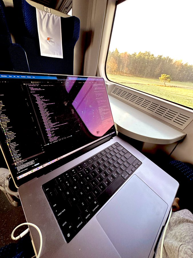 hanshi_ob's tweet image. What’s stopping you from coding like this?

#macbook