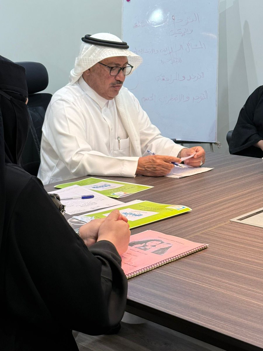 جانب من برنامج الدعم النفسي الجماعي لامهات أطفال التوحد 
ضمن برنامج الاستشارات  والارشاد النفسي لجمعية التوحد
#مستفيدي_جمعية_التوحد 
#التوحد 
#جمعية_التوحد_تبوك 
#تبوك