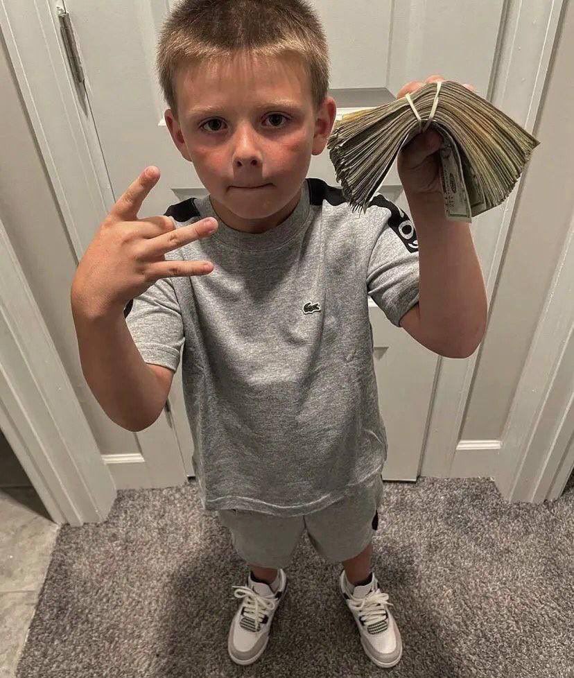 0xTmony's tweet image. Velora holders after migrating PSP → VLR:

“New chain, new token, who dis?”

Inflationary farms are out.
 Revenue-backed rewards are in.