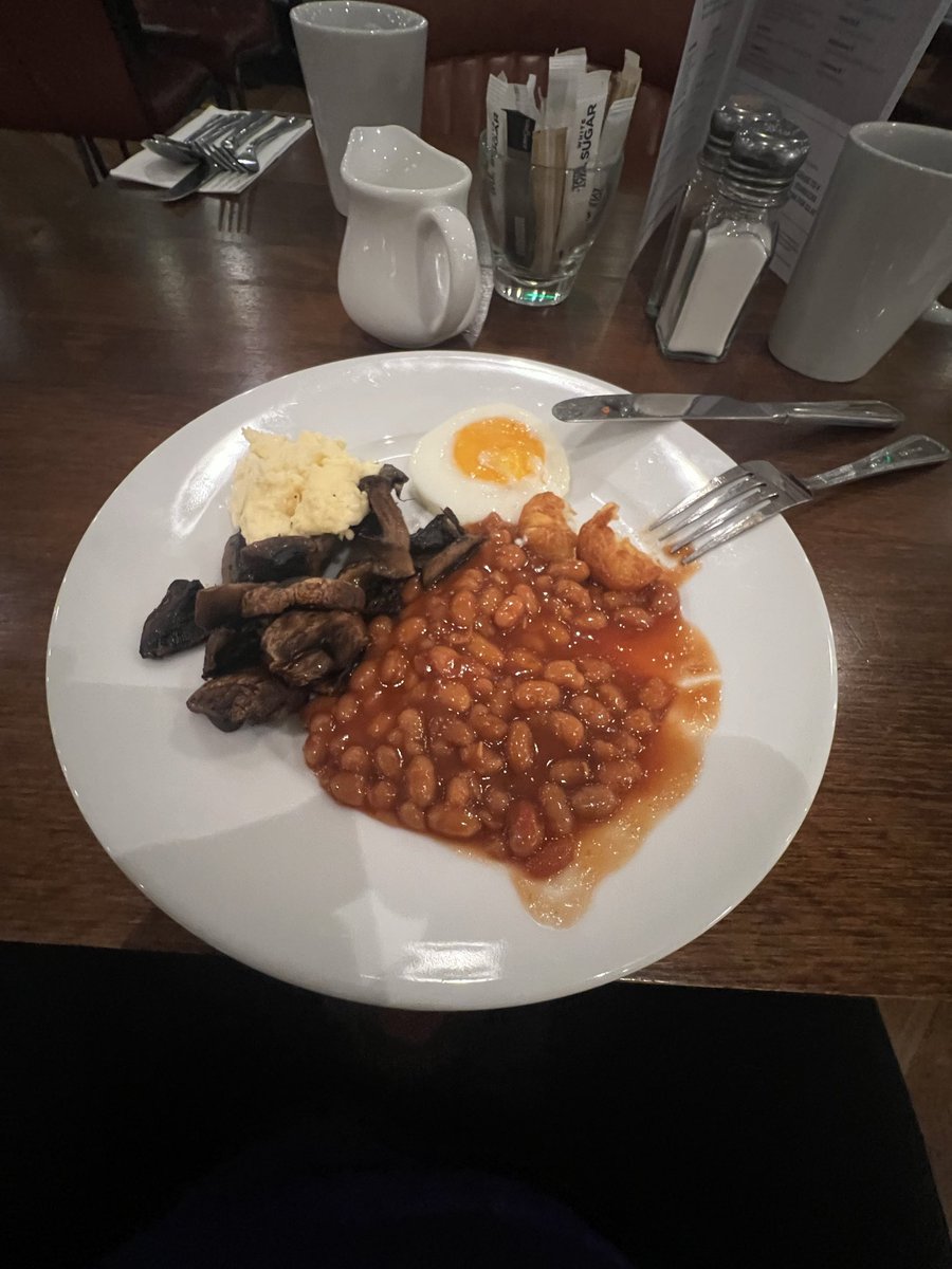memo2k1's tweet photo. Open breakfast. Pur englezesc… bunicel n am ce zice… dar hash brown ul ala parca era prea putin. 🤣
Lasa ca iau maine mai mult https://t.co/bHgugmCYUG