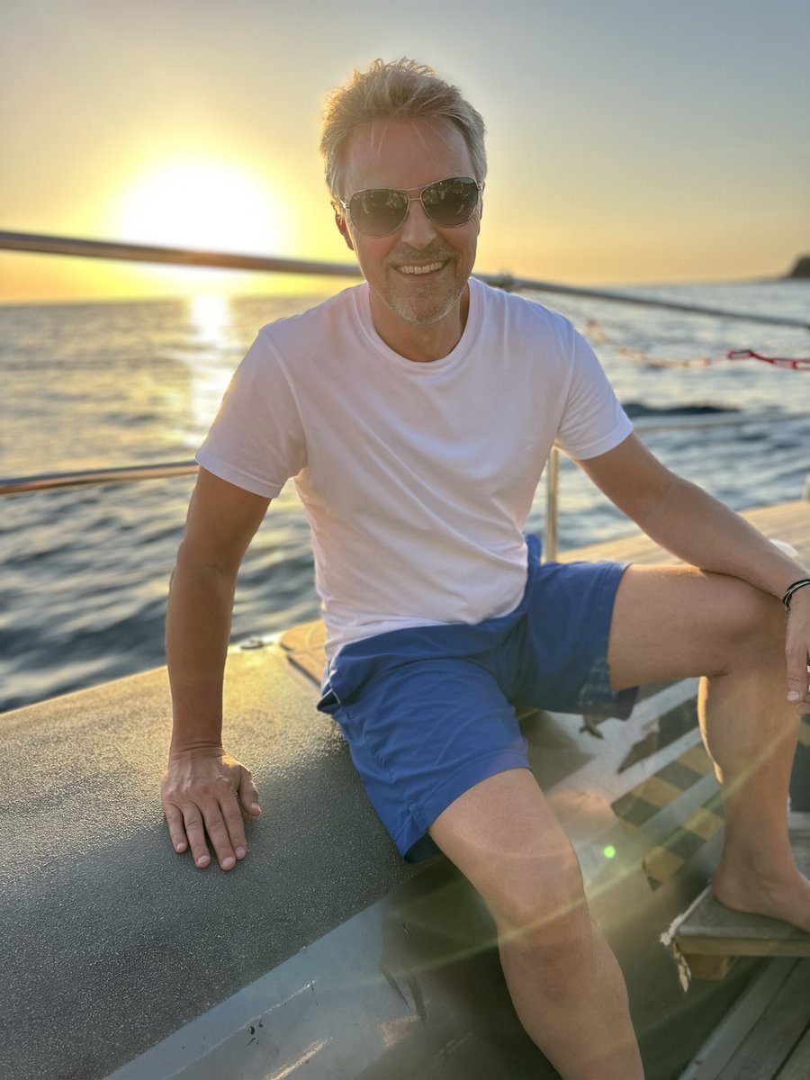schlangenotto's tweet photo. Community first!

Sundowner Catamaran Cruise mit dem Mastermind-Team von Mario Lüddemann &amp; Team auf Fuerteventura.

Austausch, lernen, anwenden… love it!

@MarioLueddemann Thanks for having me. https://t.co/2jGPEj7Dv9