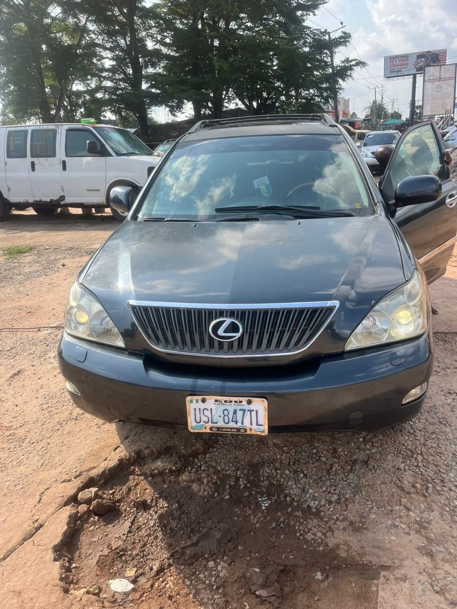 Fourwheelsautos's tweet photo. ๐จ Distress Sale! ๐จ
Lexus RX330 โ clean, reliable, and ready to move ๐จ
Engine & gearbox ๐ฏ, AC chilling cold โ๏ธ, buy and drive instantly!
๐ท๏ธ โฆ8M
#LexusRX330 #RX330 #4WheelsAutos https://t.co/TULT8rcVdG