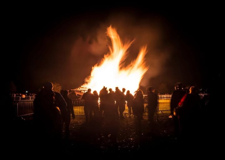 Remember, remember the 5th of November...

Make sure your Bonfire Night goes off with the right kind of bang 🎆

Stay safe, wrap up warm, and go to an organised event. orlo.uk/h2j0E