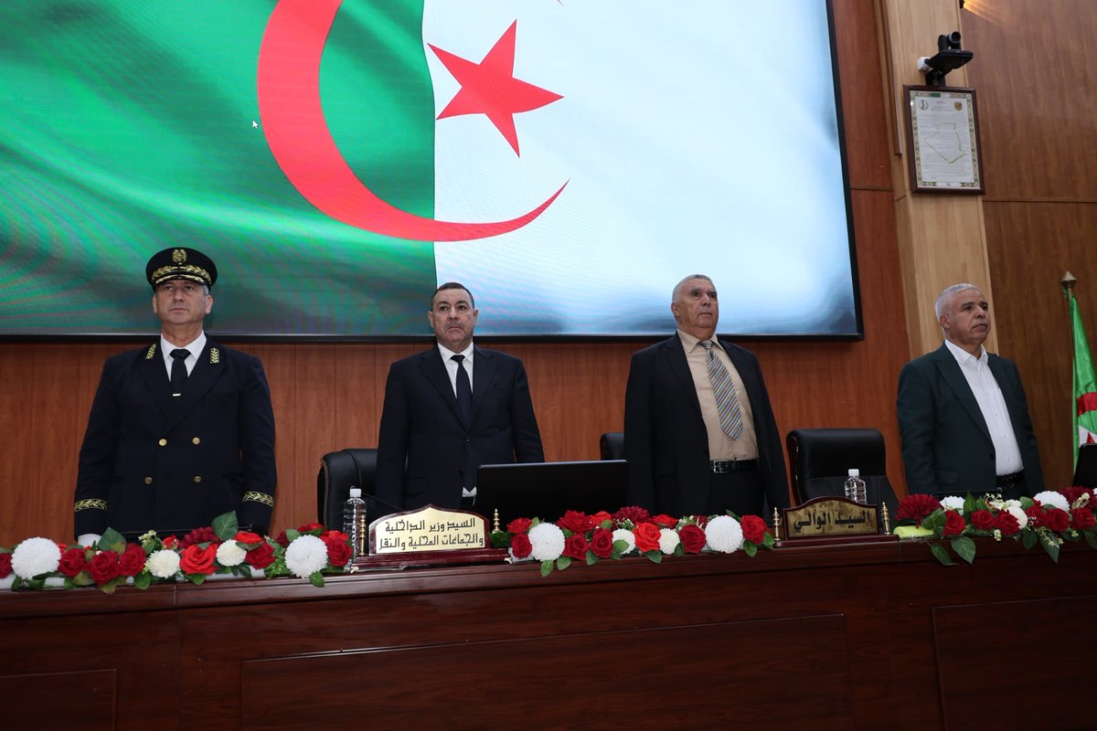 📍#صور إشراف وزير الداخلية و الجماعات المحلية و النقل #السعيد_سعيود، على تنصيب فيصل عمروش واليا لولاية #ميلة خلفا لمصطفى قريش