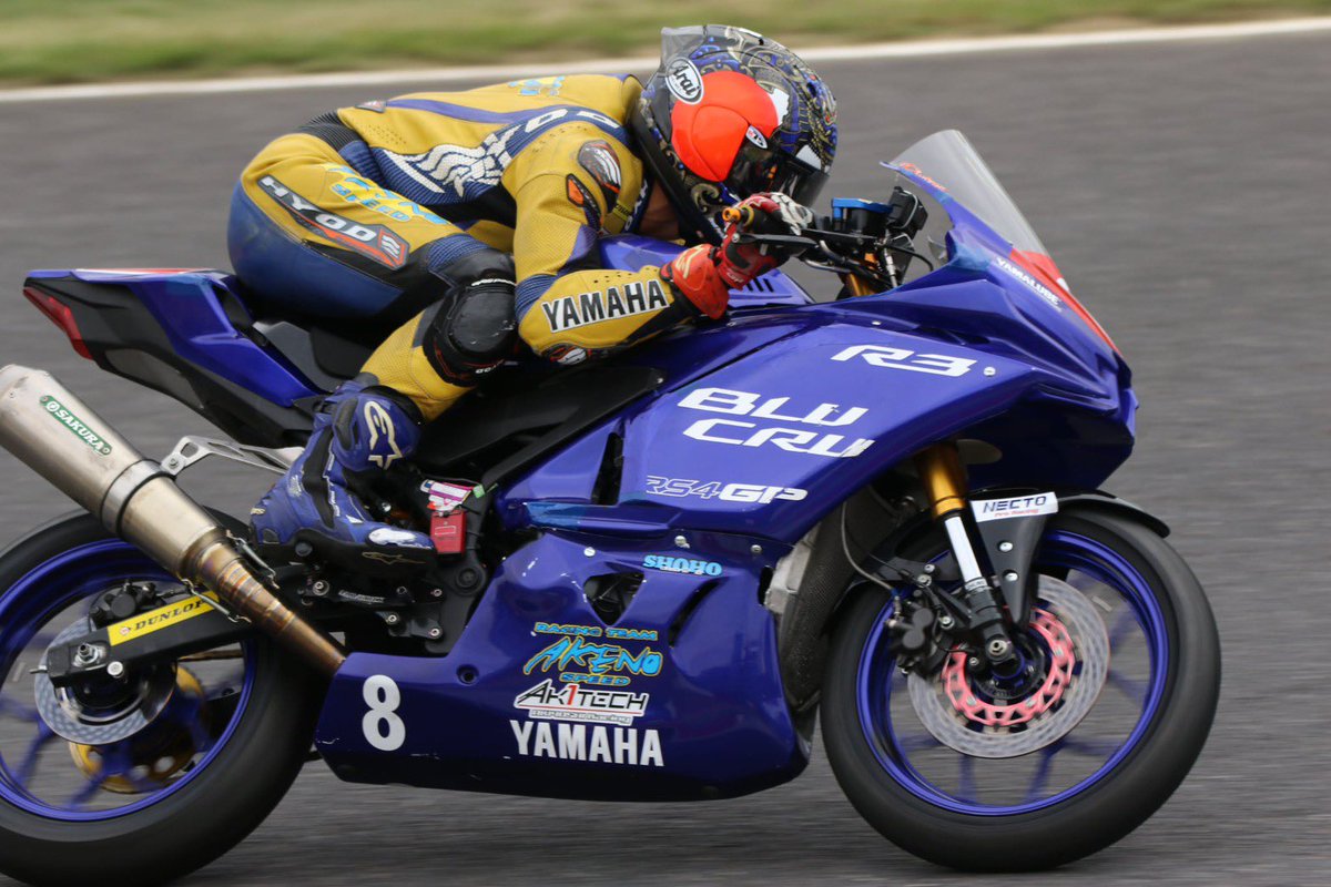 nectoproracing's tweet photo. 2025/10/25-10/26
MFJ全日本ロードレース選手権シリーズ 最終戦
スーパーバイクレース in鈴鹿

#8 #竹本倫太郎　選手
JP250 

予選　２位　
決勝　１位　 

✨シリーズ初総合優勝
✨INTクラスシリーズ初優勝
✨2025 INT JP250 クラス シリーズチャンピオン獲得
✨YAMAHAスカラシップ獲得 https://t.co/7OgVyot1lE