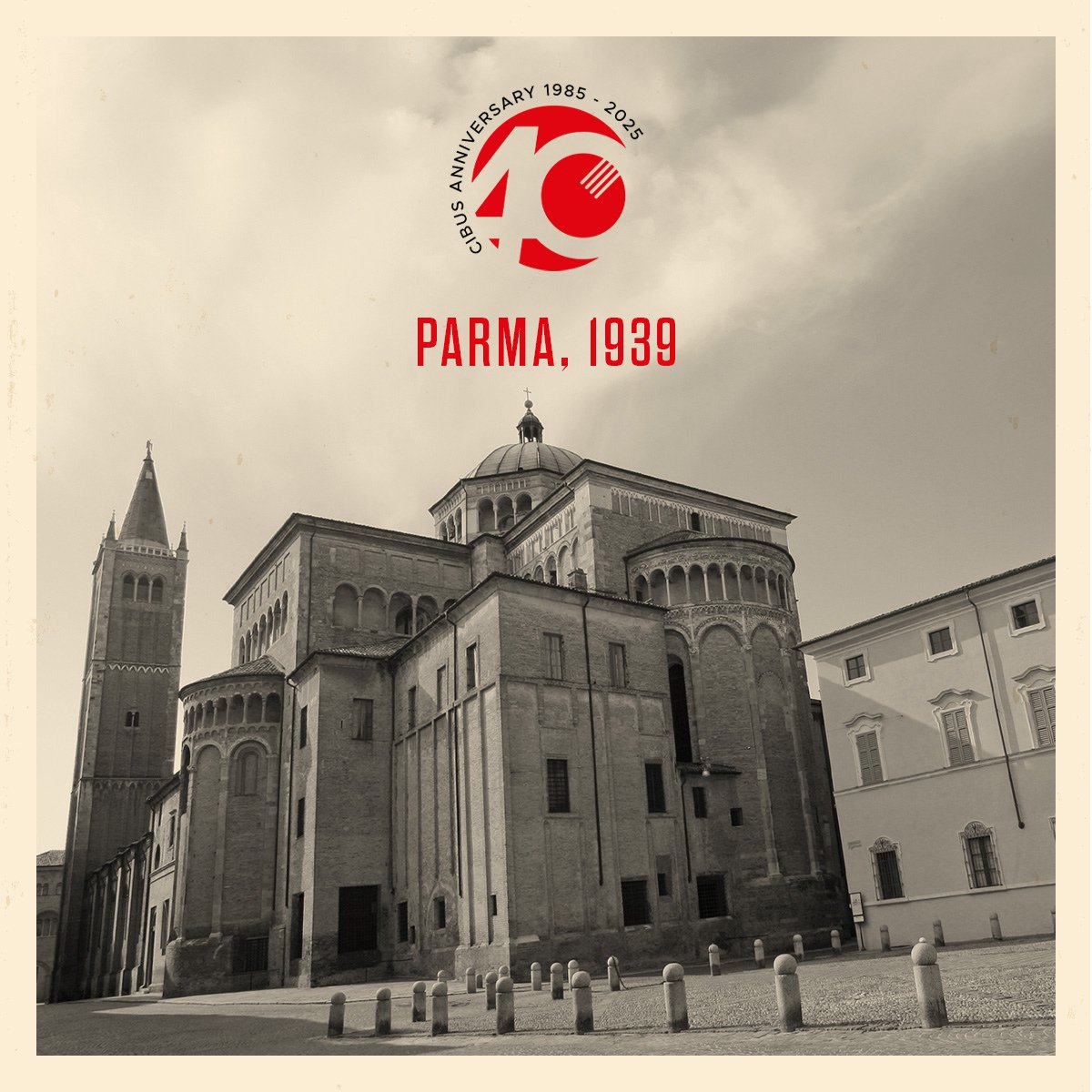 40 anni di #Cibusparma, una storia che racconta il futuro del #MadeinItaly. Parma, 1939. Nasce una fiera pionieristica: la Mostra delle Conserve Alimentari, poi conosciuta come Tecnoconserve. Da quel momento, la #FoodValley comincia a raccontarsi al mondo.