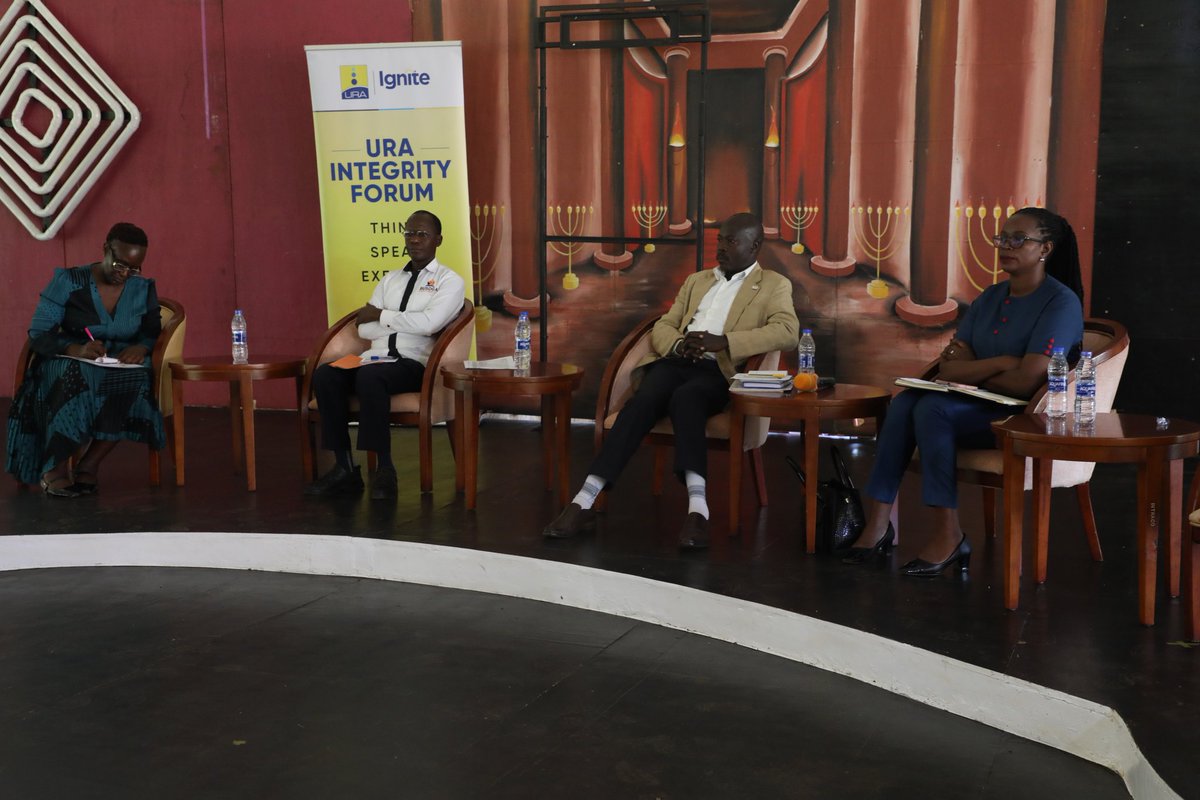 Ibu_Kays's tweet photo. Source of the Nile Hotel๐
Yesterday in Jinja City, @URAuganda conducted the 2nd ever #URAIntegrityForum25 which featured a compelling panel whose discussion themed around "Building a culture of integrity for sustainable revenue mobilisation.โ
#TPAS25
#FfeBanno https://t.co/YfZr6MPBcz