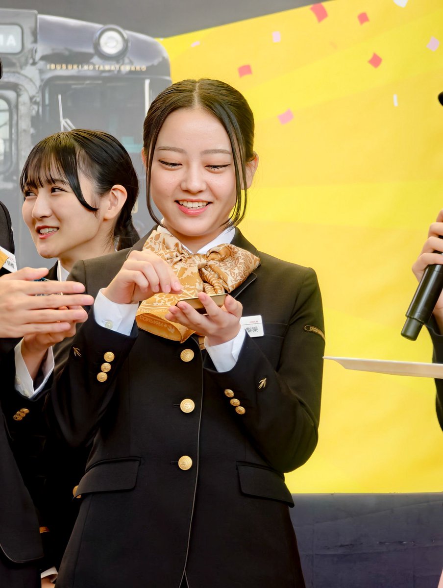 鉄道の日感謝イベント 
2025.11.3.(月・祝)／鹿児島中央駅前広場

ねったぼ(芋餅)実演・振る舞い 1️⃣

#2025鉄道の日感謝イベント 
#HKT48 × #JR九州
#大内梨果 #竹本くるみ #今村麻莉愛
#HKT48_カメコ