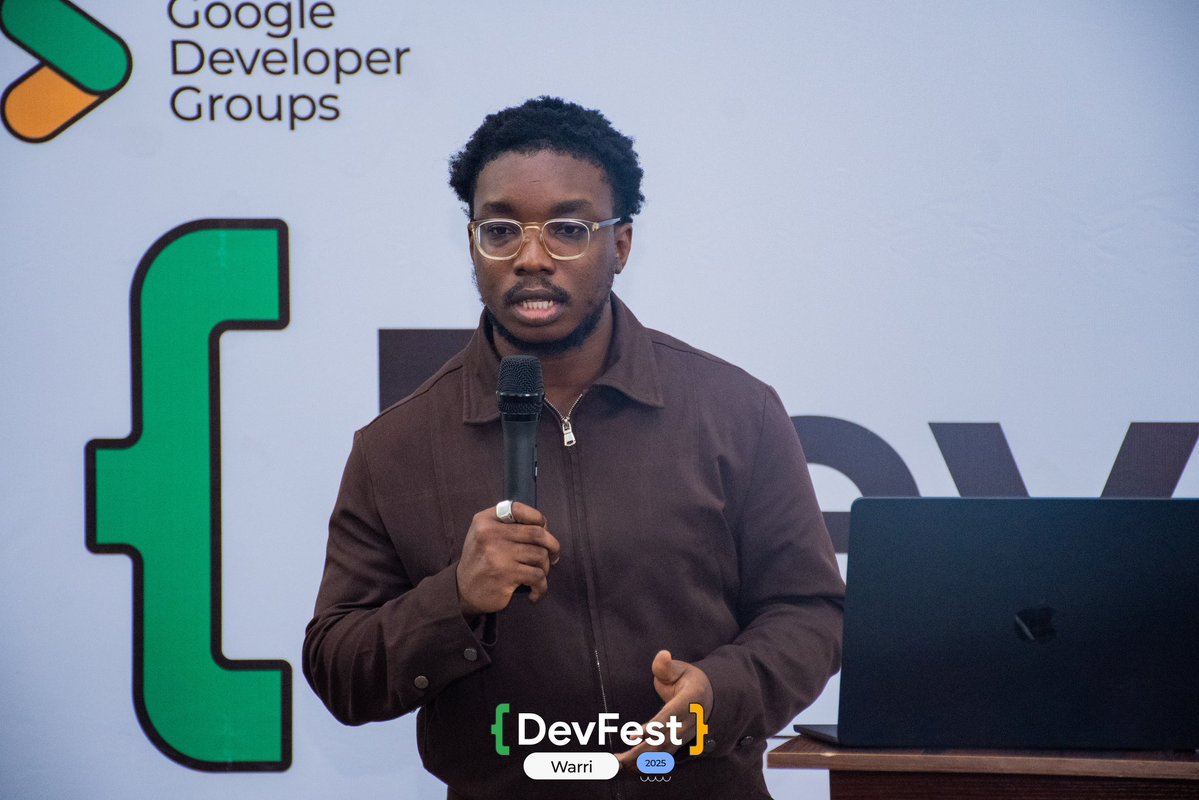 gdg_warri's tweet image. Thanks @SaduwaRuno for bringing the fire of Artificial Intelligence - AI down to #DevFestWarri