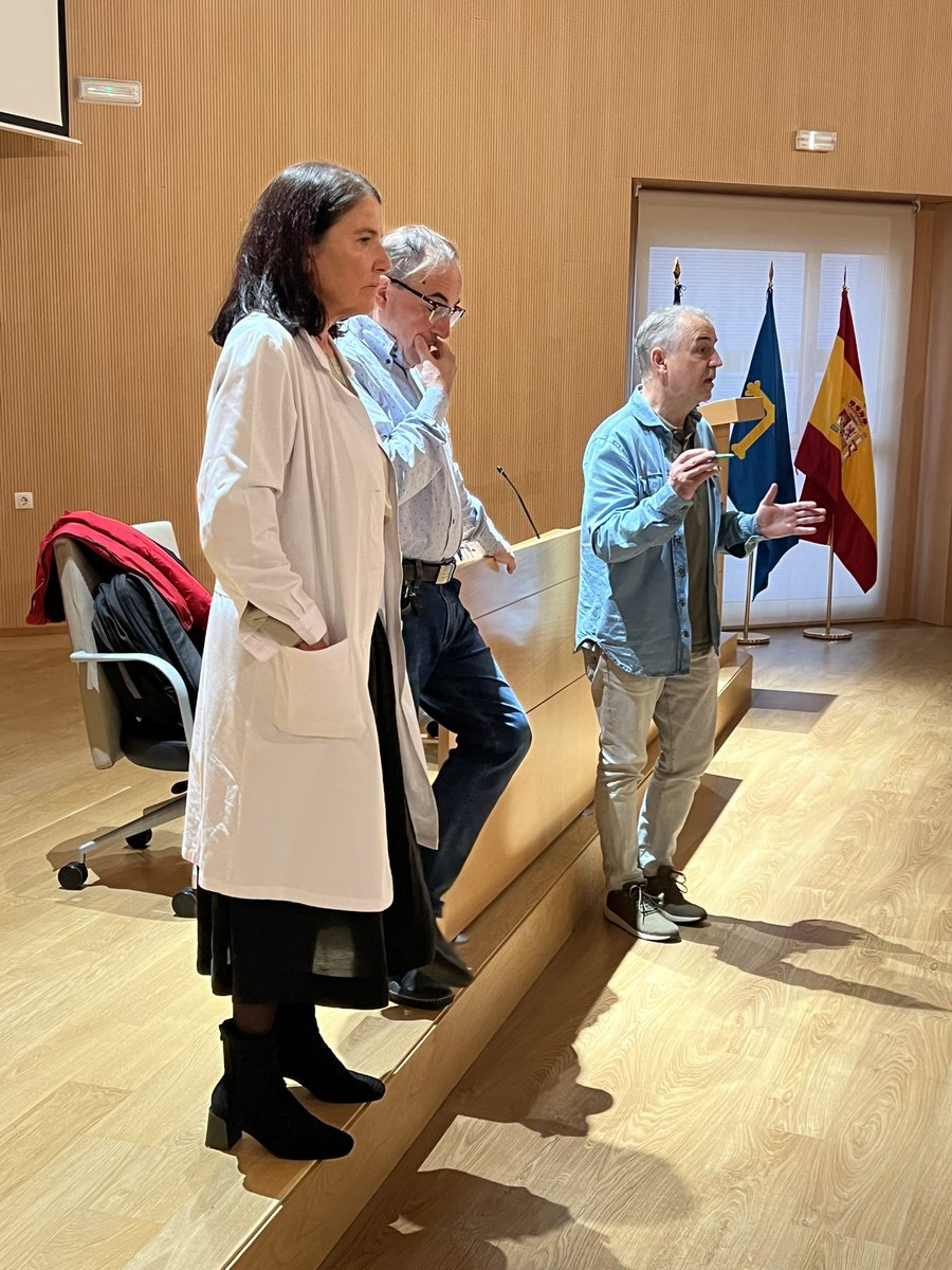 Hoy hemos empezado el día con nuestros afiliados de Mieres 💙🩺. Os esperamos mañana, también a las 8:15 horas, en el Hospital San Agustín 💪🏻 NO VAMOS A PARAR hasta conseguir un #EstatutoPropio 
#PundonorFacultativo