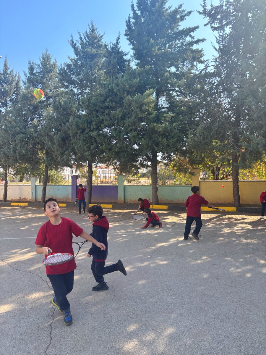 Spora İlk Adım Projesi - Aslı Alevli İlkokulunda Öğrencilerimizle Tenis Eğitimi🎾🎾

<a href="/Numannafizsahin/">Numan Şahin</a> <a href="/demirlevent1/">Levent Demir</a> <a href="/ibrahimtknr74/">İbrahim Tekiner</a> <a href="/GSB_Gaziantep/">Gaziantep Gençlik ve Spor İl Müdürlüğü</a>