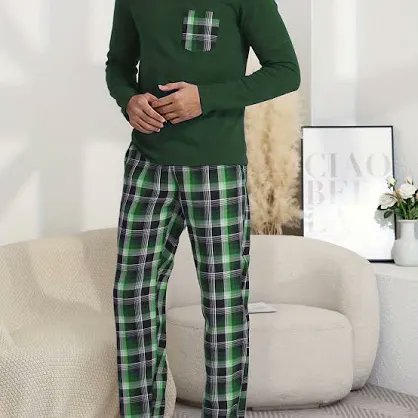 Vergonzosa vestimenta de la Directora de la Guardia Civil en el homenaje a los guardias civiles caídos en acto de servicio.

Luego ves a los guardias civiles, cada uno con una uniformidad diferente y compruebas el desprestigio de esta institución en manos socialistas.