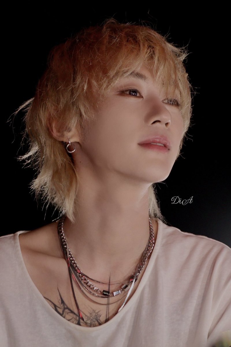 diaaaa888's tweet image. 251104 Listening Party✨

너의 눈에 비친 세상이 과연 어떤 세상인지 궁금해져서, 그 길을 너와 함께 걷기로 다짐했어.

#허중싱 #ジョンシン #HEZHONGXING #贺仲星