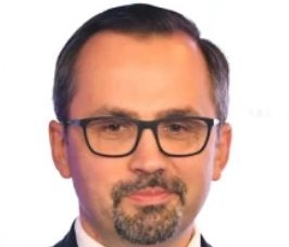 W 2023 roku decyzją <a href="/mhorala/">Marcin Horała</a> 145 tys. zł otrzymała agencja "38PR" z Łodzi, która dla 21 osób zatrudnionych w dziale marketingu CPK, przygotowała kampanię komunikacyjną na lata 2024-2030.

PRZYPOMINAM, NIC KUR...A NIE WYBUDOWANO!