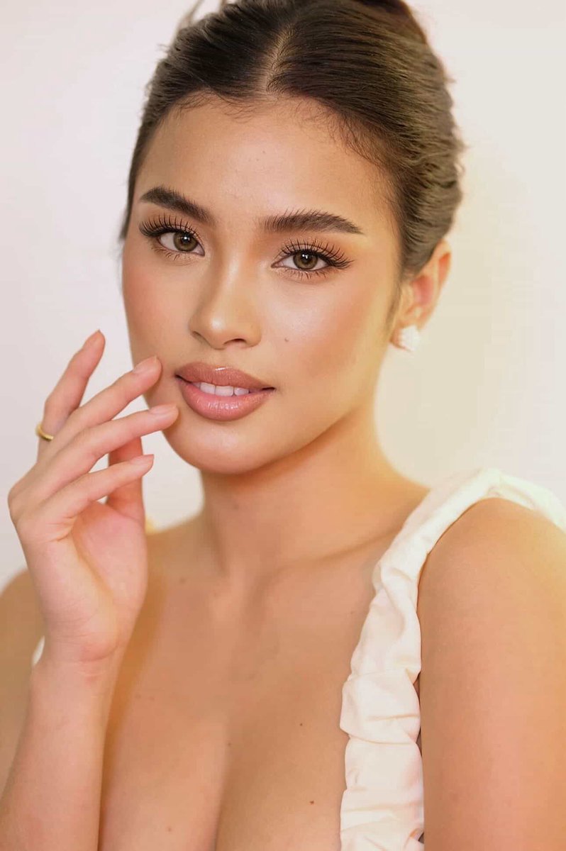 bratzburn's tweet image. the kind of face men would go to war for