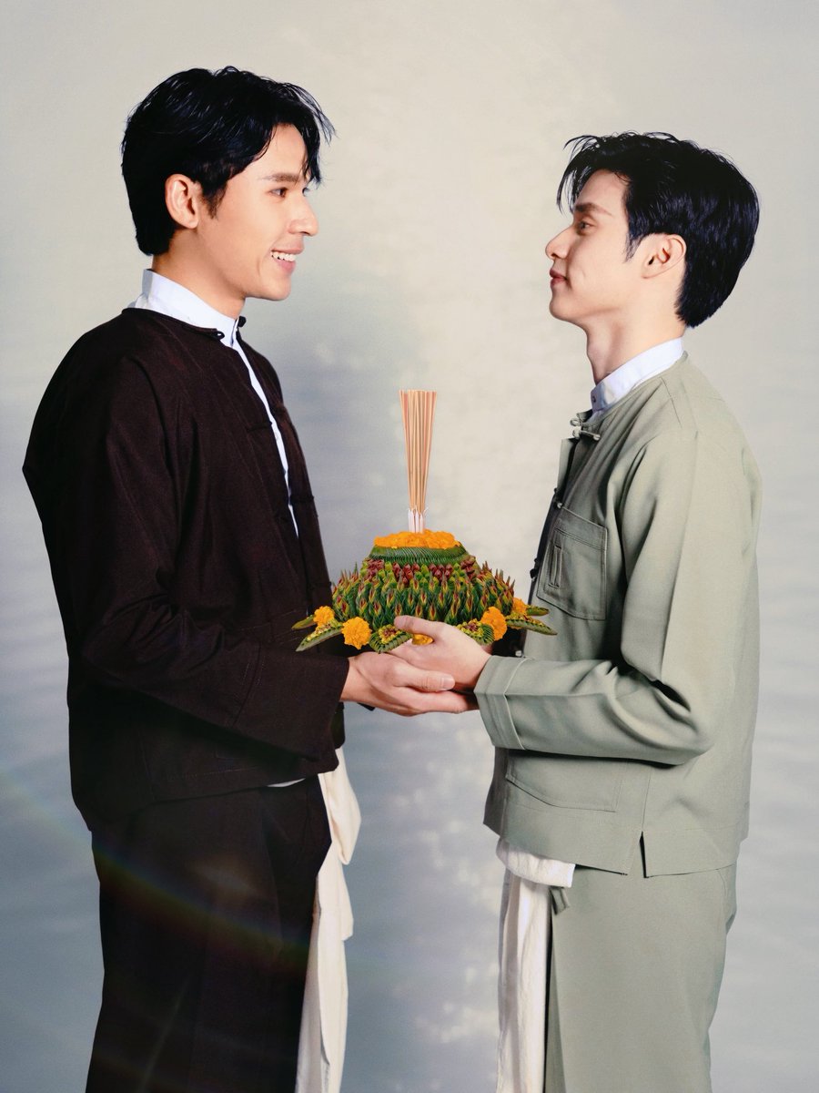 pearlpooo's tweet photo. ลอยกะ… 

#ลอยกระทง #LoyKrathong 
#เพิร์ลพีค #PearlPeak https://t.co/LirFfH2gWo