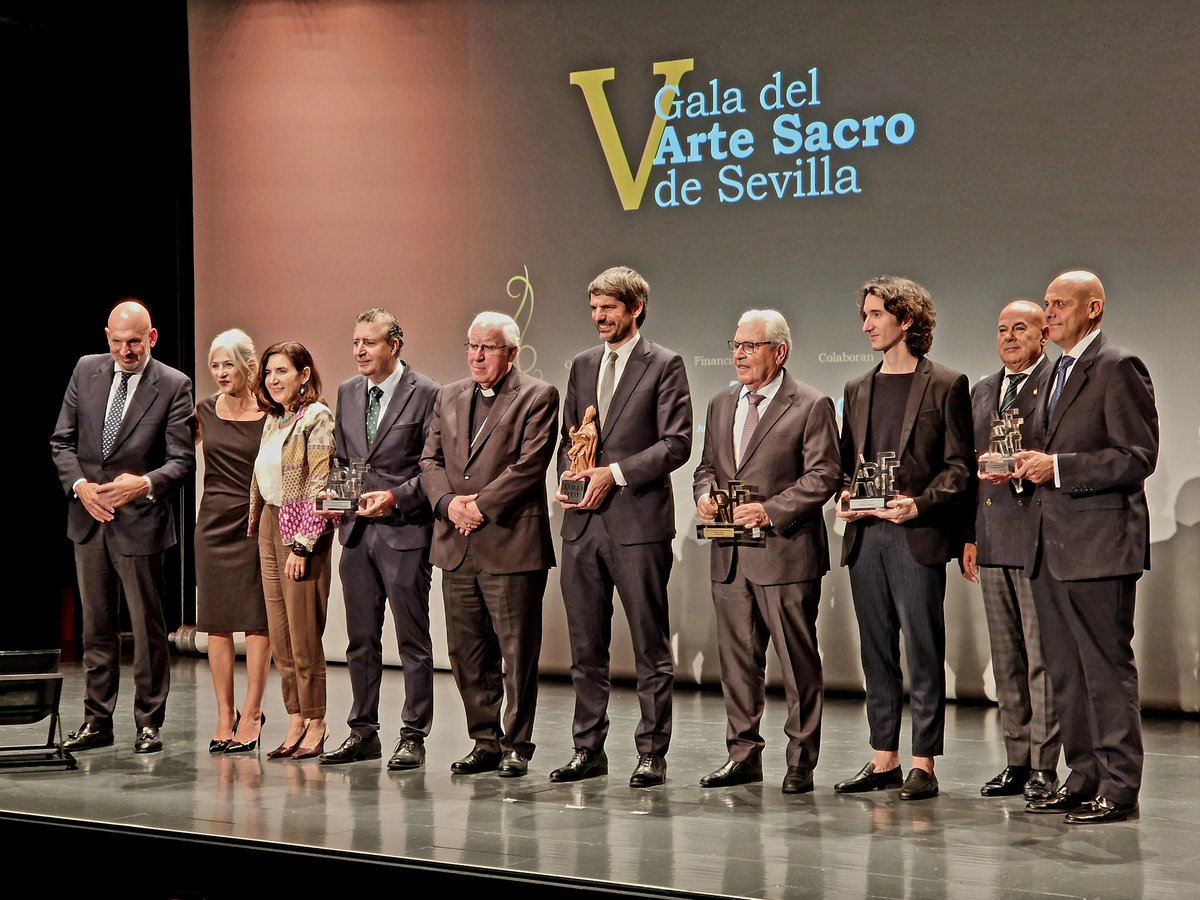 En <a href="/Casas_IP/">Casas IP Abogados & Patentes</a> Abogados estamos orgullosos de participar en la V Gala del Arte Sacro de Sevilla, organizada por la <a href="/GremioArteSacro/">Asociación Gremial de Arte Sacro de Sevilla</a> Celebrando la tradición y el talento de nuestra ciudad. #ArteSacro #Sevilla #CasasIP