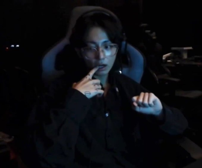 choco_chwp's tweet image. That bts india concert be happening in Mumbai