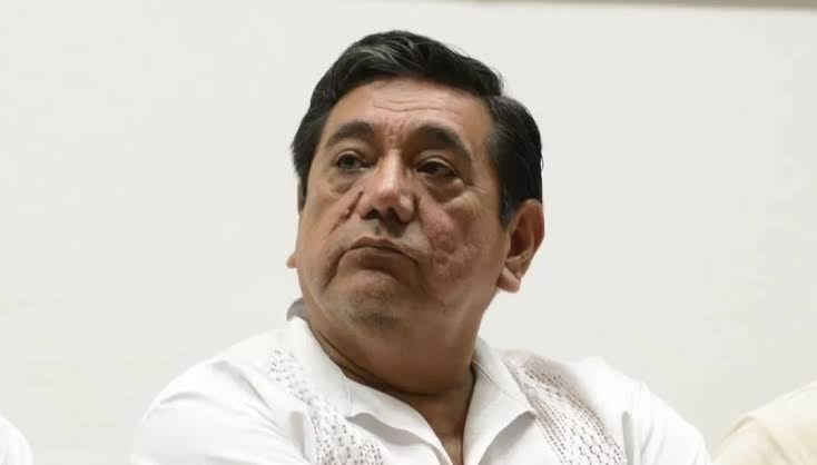 <a href="/GreciaSebastiaZ/">Grecia Sebastian</a> De acuerdo...maldito salgado Macedonio