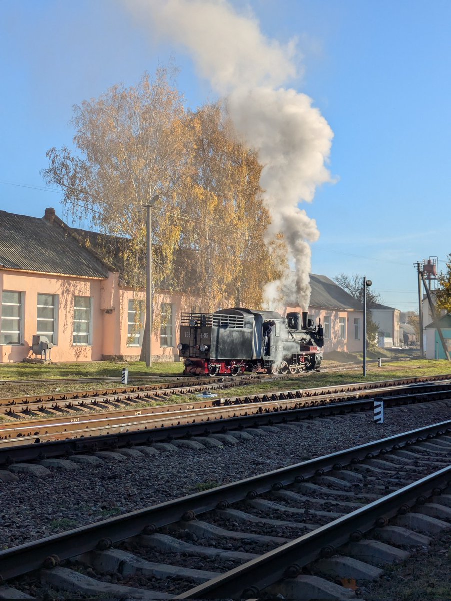 Докерувалися вже до паровозів!!!11™