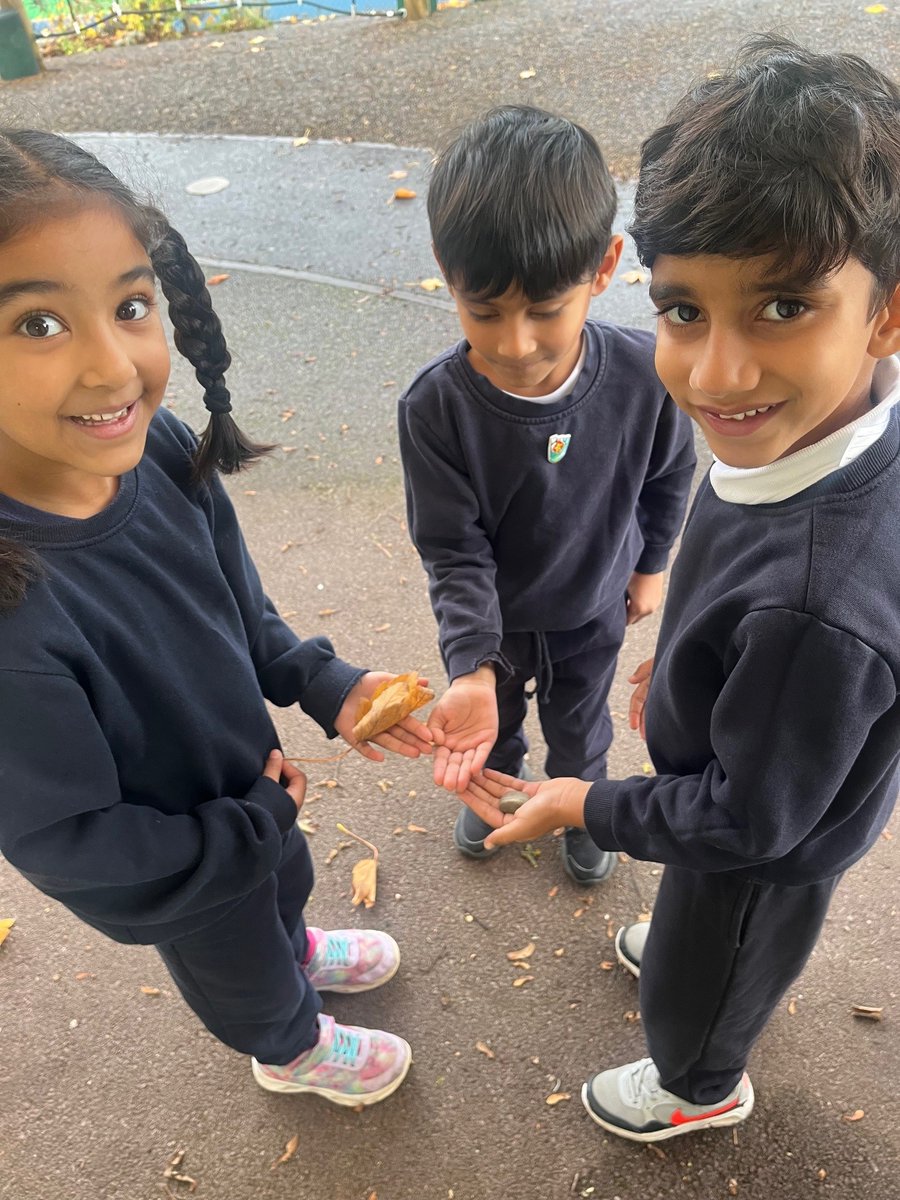 📷

Year 2 have worked in groups and taken their learning outside during science to identify and classify objects that are living, dead and never been alive.